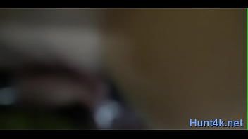 播放 漂亮的女孩被舔和取笑
