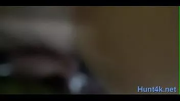 চালান দুর্দান্ত দেখতে মেয়েটি চাটা এবং উত্যক্ত করে