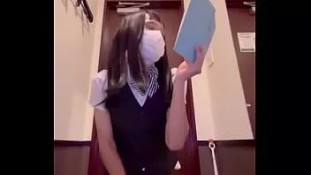 Jouer Il n'est à nouveau pas autorisé à aller aux toilettes tant qu'il n'a pas fini de lire un livre. partie 2