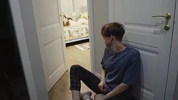 Afspelen Ik bespioneer en masturbeer hoe mijn vriendin neukt met haar minnaar