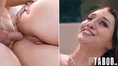 Redare Micuta adolescentă Bella Rolland preia controlul într-o întâlnire hardcore POV
