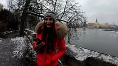 播放 伊莎贝拉·德拉 (Isabella De Laa) 与色情丹 (Porno Dan) 和他的好友热辣三人行