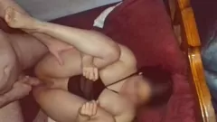 播放 作弊青少年的隐藏汽车旅馆性爱录像带