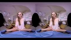 Abspielen VR-Orgie-Extravaganz: 5 Mädchen gehen Hardcore