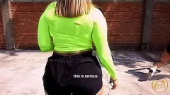 Oynat Kıvrımlı Latina lezbiyenleri Kylei Ellish & Linda Clauss Saunada Squirting