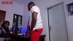 play Big Ass Ebony di Hijab mendapatkan hardcore di kantor - harus menonton!