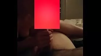 Reproducir Puta esposa ama chupando maridos bos
