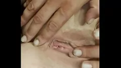 চালান শ্যামাঙ্গিণী MILF তীব্র আঙুল এবং চাঁচা ভগ সঙ্গে আপনি বন্য ড্রাইভ