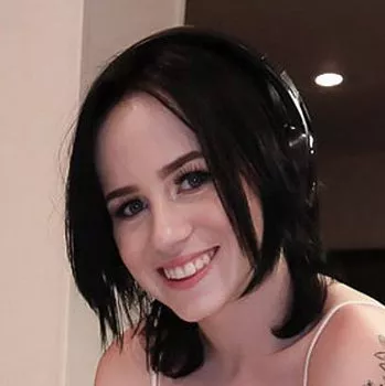 Pornostar Remi Jones