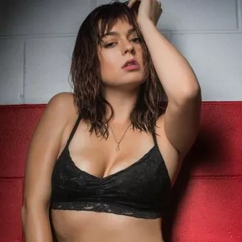 Star du porno Nova Cane